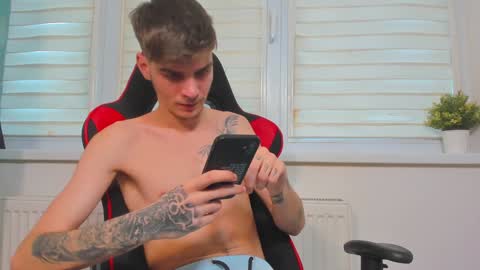 Snapshot of illusions888 chatting on December 13, 2024, 12:50 pm D-Illusion online show from December 13, 2024, 12:50 pm