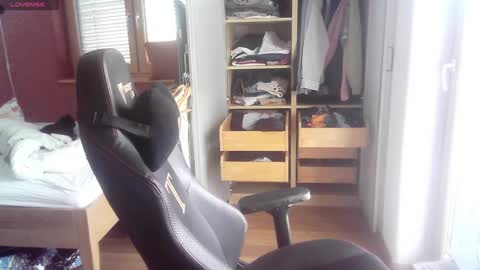 iloveyoutoo2000 online show from January 3, 2025, 11:25 am