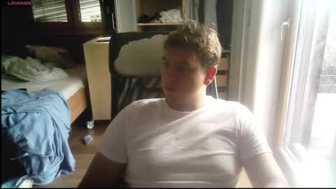 iloveyoutoo2000 online show from September 18, 2025, 8:27 am