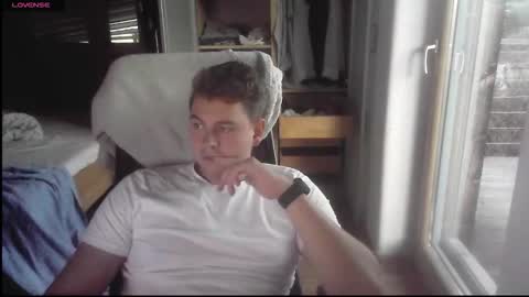 iloveyoutoo2000 online show from September 30, 2025, 4:45 pm