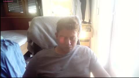 iloveyoutoo2000 online show from October 3, 2025, 2:47 pm