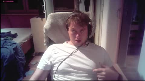 iloveyoutoo2000 online show from October 8, 2025, 5:54 pm