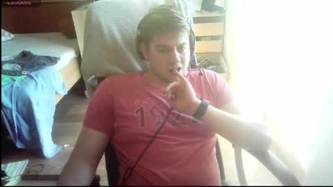 iloveyoutoo2000 online show from October 18, 2025, 3:02 pm