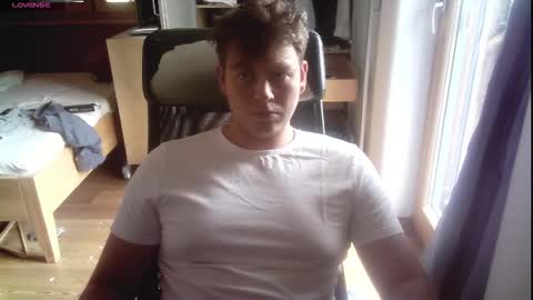 iloveyoutoo2000 online show from October 24, 2025, 12:45 pm