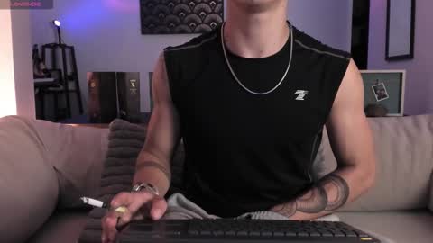 Snapshot of im__thomas chatting on October 8, 2025, 4:43 am IM  THOMAS online show from October 8, 2025, 4:43 am