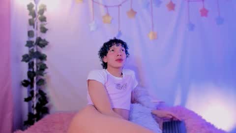 Alejo independent model   online show from December 14, 2025, 2:06 am