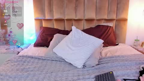 Anna  online show from December 28, 2024, 2:53 pm