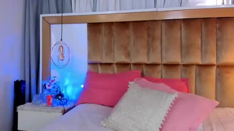 Anna  online show from March 1, 2025, 2:34 pm