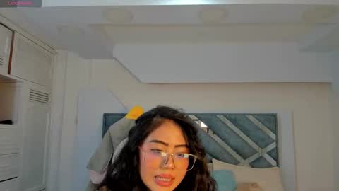 Mila online show from September 16, 2025, 7:48 pm