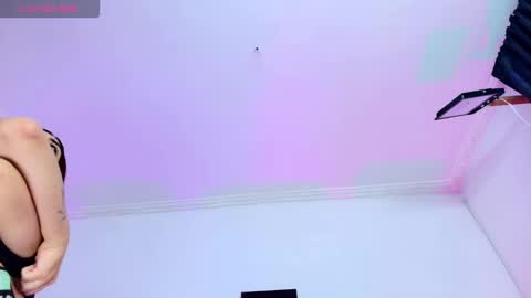 im_riley_ online show from October 27, 2025, 7:18 pm