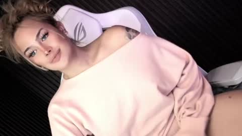 Candy Moore online show from April 13, 2026, 11:37 am