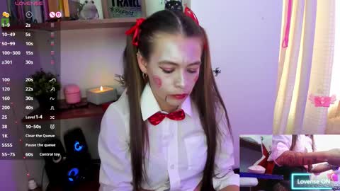 Lisa Hyga online show from October 28, 2025, 9:06 pm