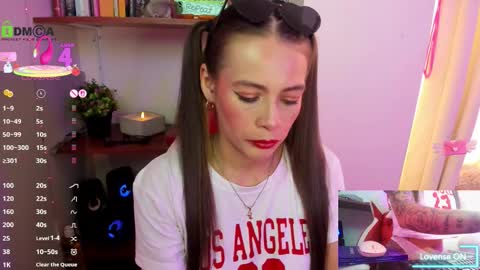 Lisa Hyga online show from November 11, 2025, 8:53 pm