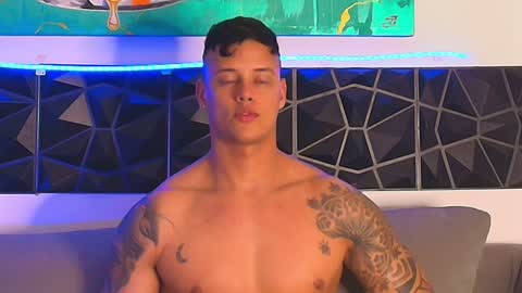 Snapshot of imconor chatting on February 9, 2025, 1:11 am imconor online show from February 9, 2025, 1:11 am