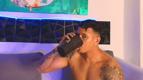 Snapshot of imconor chatting on March 7, 2025, 4:35 am imconor online show from March 7, 2025, 4:35 am