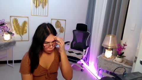 Snapshot of imdestined_foryou chatting on December 23, 2024, 2:50 pm Ashley online show from December 23, 2024, 2:50 pm