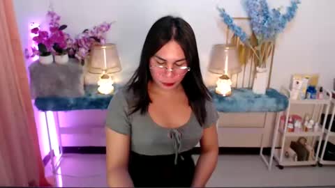 Snapshot of imdestined_foryou chatting on January 18, 2025, 6:10 pm Ashley online show from January 18, 2025, 6:10 pm