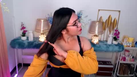 Snapshot of imdestined_foryou chatting on January 30, 2025, 6:43 pm Ashley online show from January 30, 2025, 6:43 pm