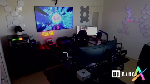 Snapshot of imdjazra chatting on January 6, 2025, 4:44 pm DJ Azra online show from January 6, 2025, 4:44 pm