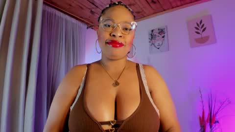Snapshot of imlauraa chatting on May 2, 2026, 12:48 am Laurita Aries Guys on April 13th and 14th I will be offline for my birthday I love you very much. online show from May 2, 2026, 12:48 am