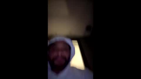 imlightskn online show from November 17, 2025, 3:56 am