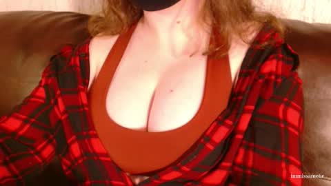 Miss Amelie online show from November 22, 2025, 10:20 pm