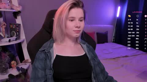 Mia online show from March 23, 2026, 11:03 am