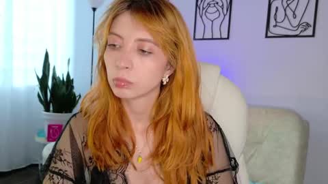 Sienna online show from October 3, 2025, 9:23 pm