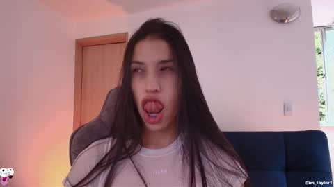 TAYLOR  online show from November 17, 2025, 8:25 pm