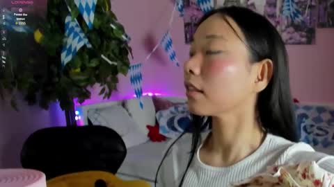 Snapshot of inari__okami chatting on October 3, 2025, 9:23 pm INARI online show from October 3, 2025, 9:23 pm