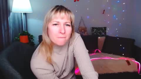 incredible_ariela online show from February 26, 2025, 12:03 pm