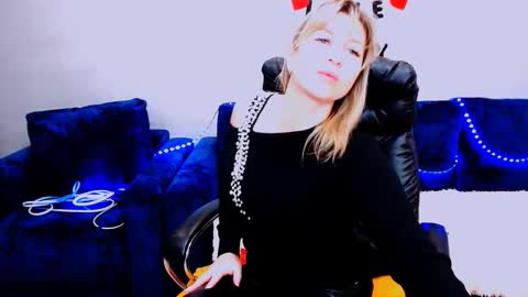 incredible_ariela online show from September 27, 2025, 9:25 am