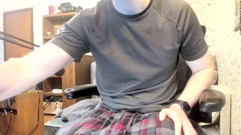 Snapshot of incredibleballbusting chatting on April 4, 2026, 4:33 am Beau Beckett online show from April 4, 2026, 4:33 am