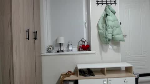 Della online show from February 24, 2026, 7:01 pm