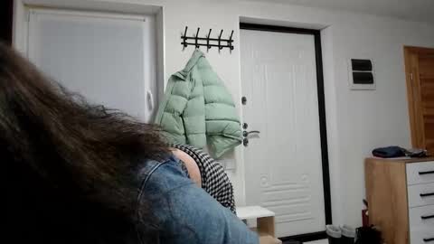 Della online show from February 25, 2026, 1:43 pm