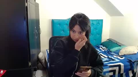 Snapshot of incubus_couple1 chatting on December 24, 2024, 10:33 am incubus_couple1 online show from December 24, 2024, 10:33 am