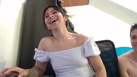 Snapshot of incubus_couple1 chatting on December 27, 2024, 4:04 am incubus_couple1 online show from December 27, 2024, 4:04 am