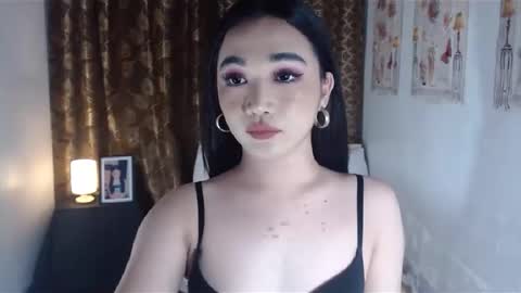 indestructabletrixie online show from January 6, 2025, 9:32 pm