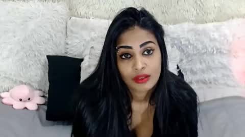 Jazmin online show from May 15, 2026, 11:12 pm
