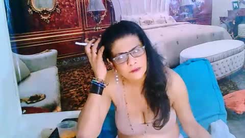Snapshot of indianallure chatting on February 1, 2025, 5:28 am Femiez online show from February 1, 2025, 5:28 am