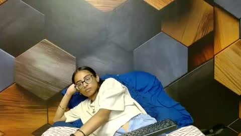 Snapshot of indianarmani chatting on February 6, 2025, 1:32 pm Armani online show from February 6, 2025, 1:32 pm