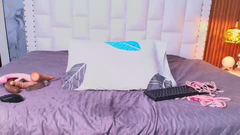 LITTLE AINHOA  online show from February 21, 2025, 10:26 pm