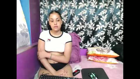 indianmaxine07 online show from October 27, 2025, 7:01 am
