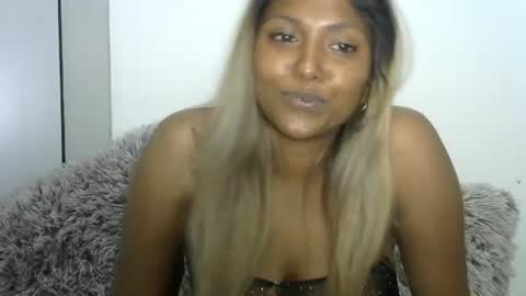 indianqtpie6 online show from September 22, 2025, 6:21 pm