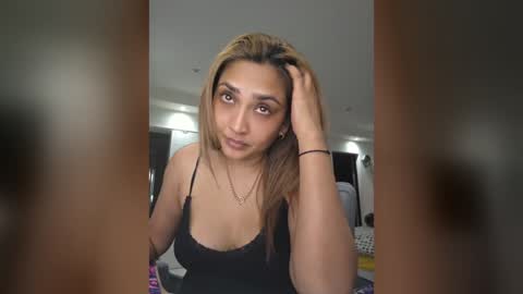 Yazmin online show from April 15, 2026, 10:21 pm