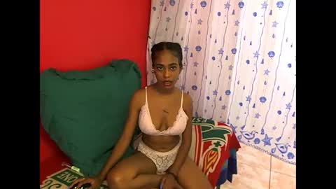 Snapshot of indianvixen07 chatting on February 22, 2026, 4:05 pm indianvixen07 online show from February 22, 2026, 4:05 pm