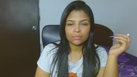 Snapshot of indica_18 chatting on December 24, 2024, 5:02 pm Aleja vallejo online show from December 24, 2024, 5:02 pm