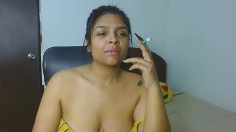 Snapshot of indica_18 chatting on February 26, 2025, 9:10 am Aleja vallejo online show from February 26, 2025, 9:10 am