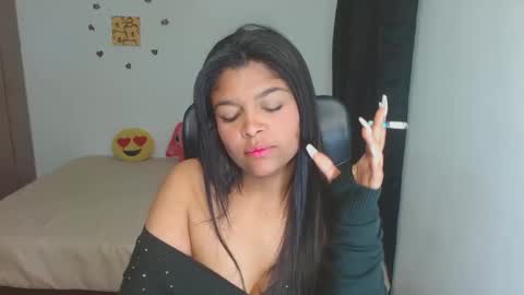 Snapshot of indica_18 chatting on October 21, 2025, 1:01 pm Aleja vallejo online show from October 21, 2025, 1:01 pm