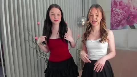 Kim and Sam online show from April 19, 2026, 8:02 am